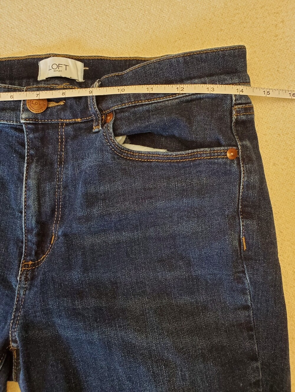 LOFT Outlet Skinny Ankle Jeans Sz 8 Dark Wash Raw Frayed Hem High Rise Denim - Picture 7 of 8